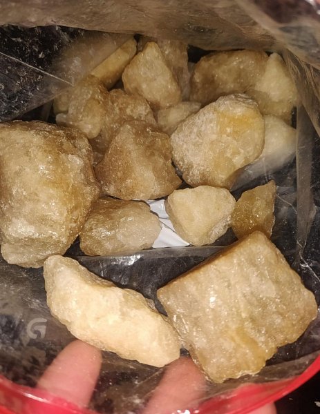 Kodeine syrup 473ml,  Pervitin, MDMA, Kokain, LSD 300µg,  Mefedron, Efedrin.